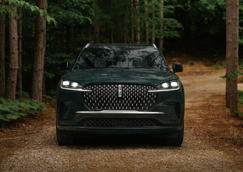 The front grille of a 2027 Lincoln Aviator® Black Label™ SUV is shown. | Rogers Lincoln in Midland TX